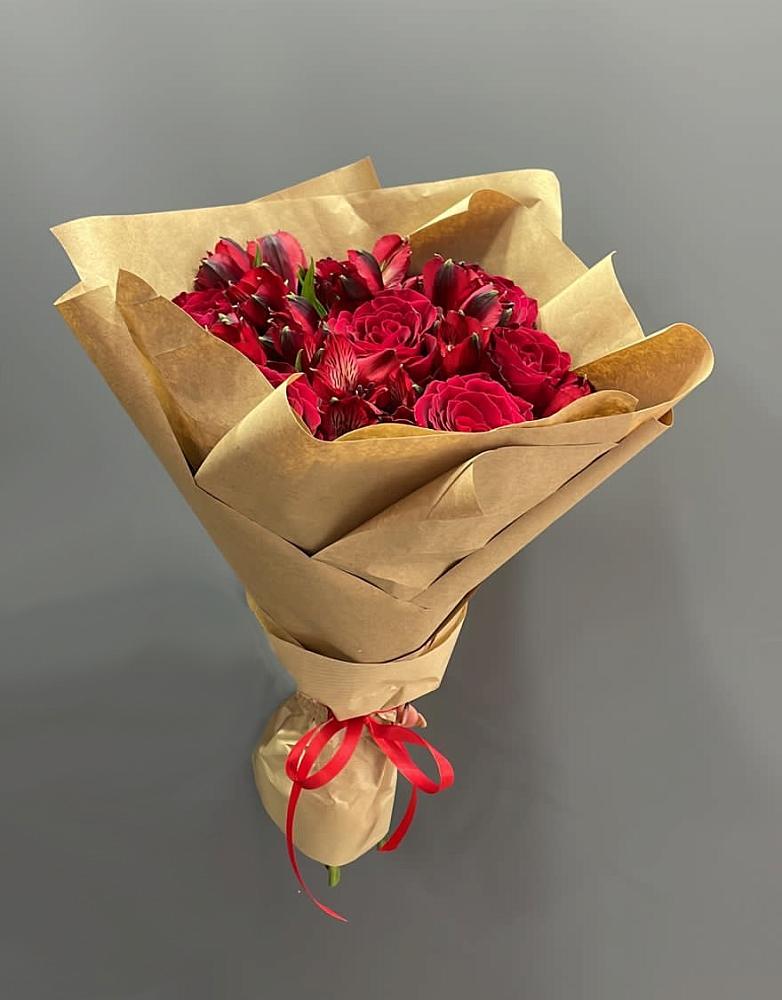 Букет цветов из: Альстромерии и Розы в Заречье