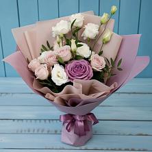 Букет цветов из:  Розы и Лизиантусы в Заречье