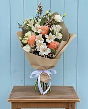 Букет цветов из:  Альстромерии, Лизиантусы, Розы и Хризантемы #REPLACE_PRED# Заречье