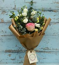 Букет цветов из:  Розы и Лизиантусы в Заречье